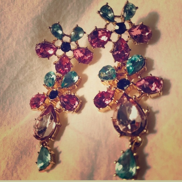 Fabulous Gap Multi-stone Statement Earring Gold Hardware - Picture 5 of 8